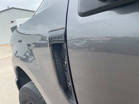Used 2022 Ford F250 Lariat w/ Black Appearance Package AWD/4WD image 13