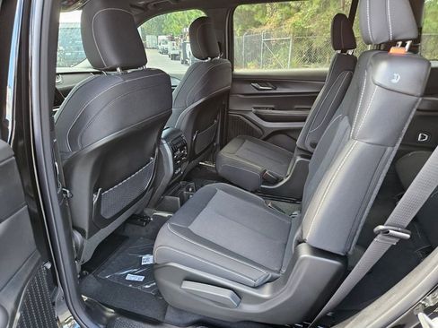 New 2024 Jeep Grand Cherokee L Laredo w/ Luxury Tech Group I RWD image 11