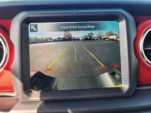 Used 2023 Jeep Gladiator Rubicon w/ LED Lighting Group image 34