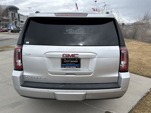 Used 2015 GMC Yukon XL SLT image 4
