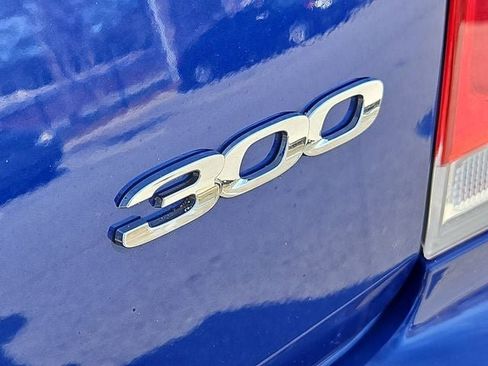 Used 2019 Chrysler 300 Touring w/ Chrome Appearance Package image 35