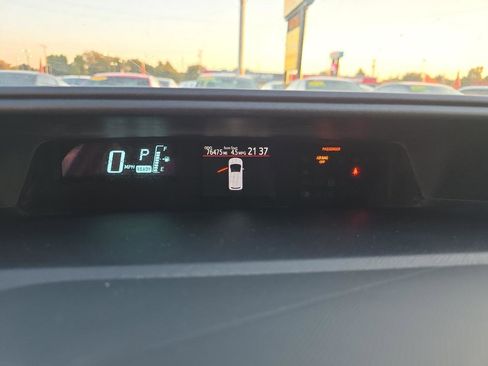 Used 2014 Toyota Prius C One image 15