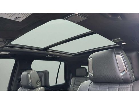 Used 2022 Cadillac Escalade Sport Platinum AWD/4WD image 11