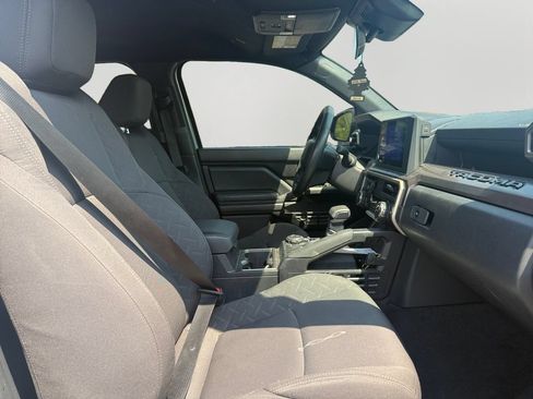 Used 2025 Toyota Tacoma SR5 AWD/4WD image 11
