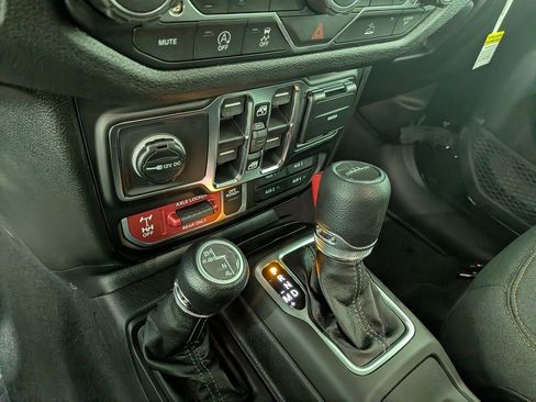 New 2026 Jeep Gladiator Willys image 21