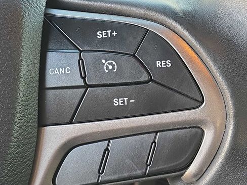 Used 2020 Jeep Grand Cherokee Laredo image 29