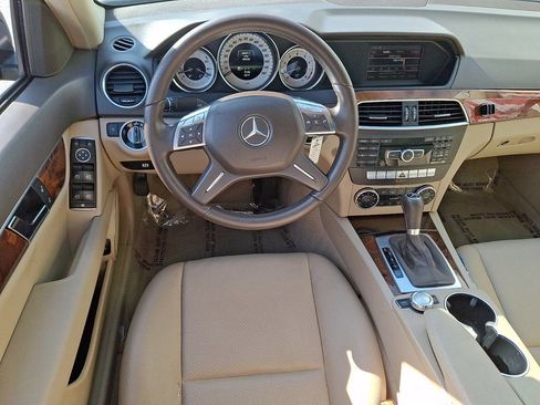 Used 2013 Mercedes-Benz C 250 Sedan image 10