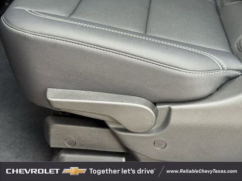 Certified 2025 Chevrolet Traverse LT w/ Driver Confidence Package image 33