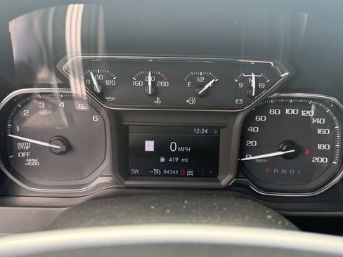 Used 2019 GMC Sierra 1500 SLT w/ SLT Premium Plus Package AWD/4WD image 17