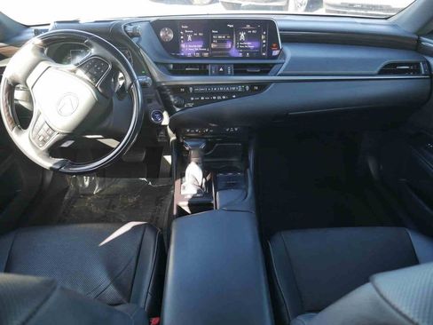 Used 2019 Lexus ES 300h w/ Premium Package image 5