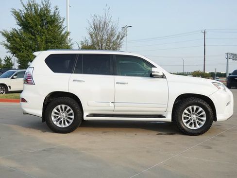 Used 2014 Lexus GX 460 w/ Premium Package AWD/4WD image 10