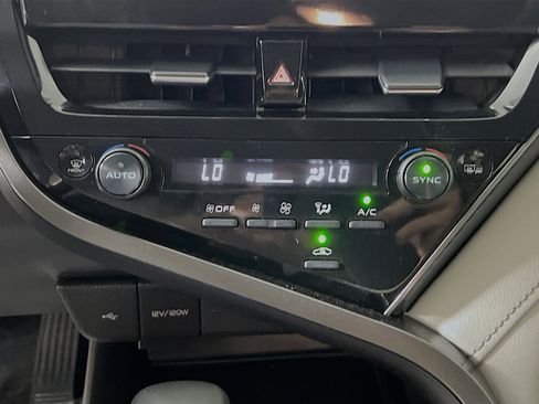Used 2024 Toyota Camry SE FWD image 25