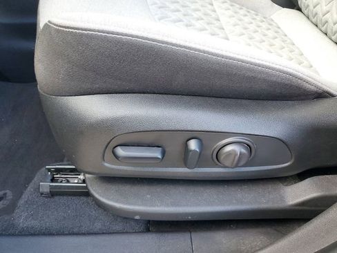 Used 2024 Chevrolet Equinox LS w/ LS Convenience Package image 16