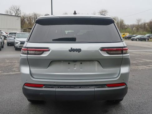 Used 2023 Jeep Grand Cherokee L Laredo image 10