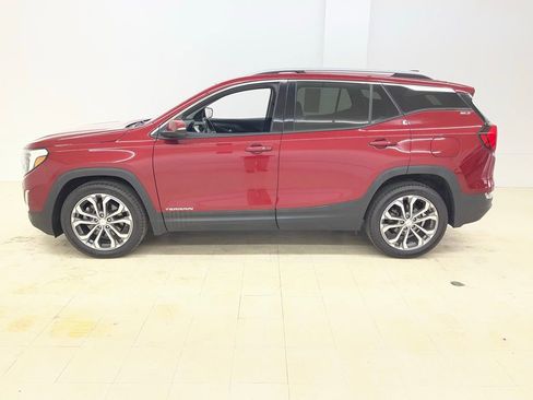Used 2020 GMC Terrain SLT w/ Preferred Package image 2