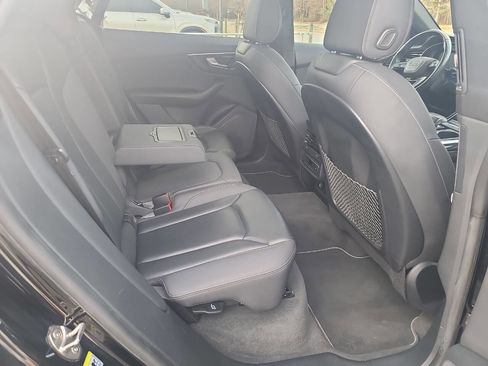 Used 2019 Audi Q8 Premium image 30