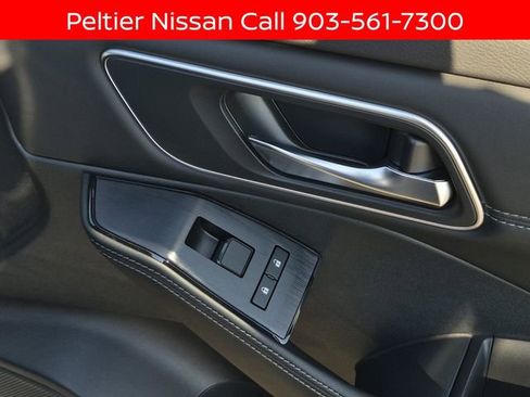 Certified 2026 Nissan Rogue Platinum w/ Platinum Premium Package AWD/4WD image 16