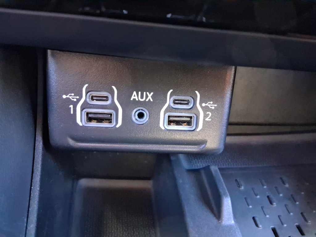 Used 2025 Dodge Durango R/T w/ Blacktop Package AWD/4WD image 16