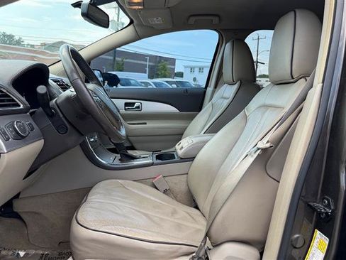 Used 2011 Lincoln MKX 2WD w/ 101A Rapid Spec Order Code image 25