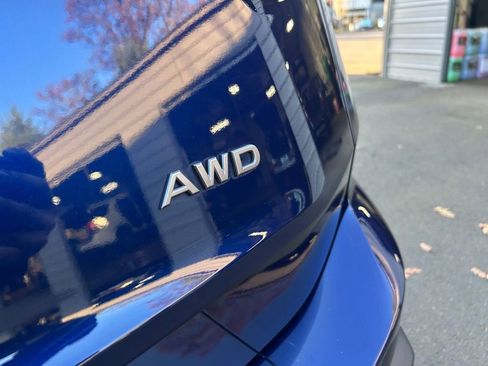 Used 2025 Nissan Rogue SV image 32