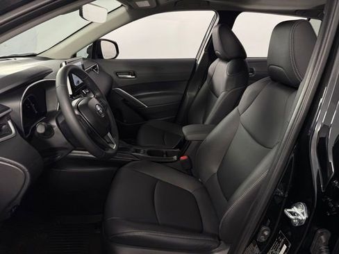 Used 2025 Toyota Corolla Cross XLE w/ Convenience Package image 38