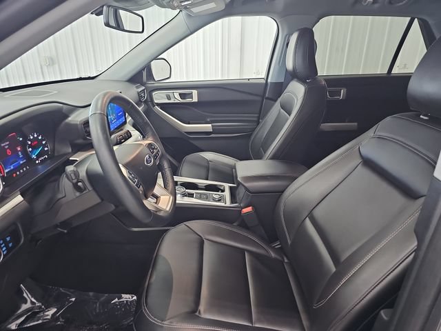 Certified 2023 Ford Explorer XLT w/ Equipment Group 202A AWD/4WD image 9