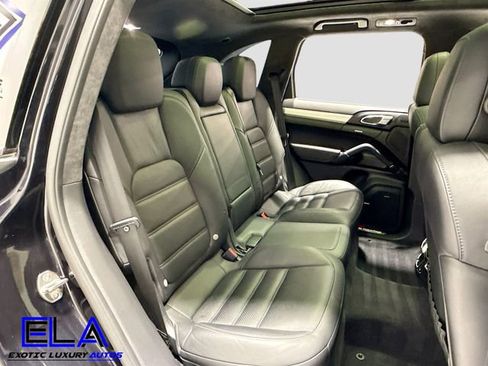 Used 2016 Porsche Cayenne Turbo image 28