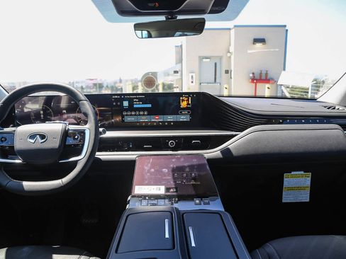 New 2025 INFINITI QX80 Luxe image 14