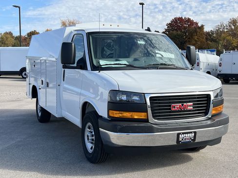 New 2025 GMC Savana 3500 1WT w/ Power Convenience Package image 63