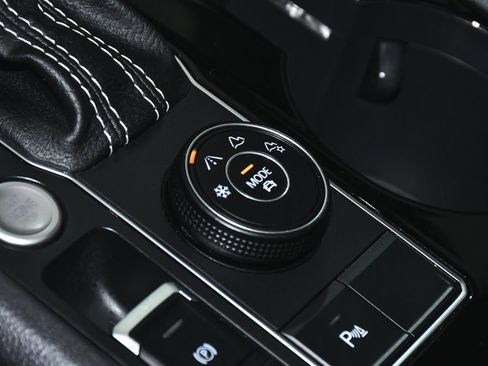 Used 2021 Volkswagen Atlas Cross Sport SEL R-Line image 40