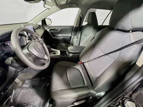 Certified 2025 Toyota RAV4 LE AWD/4WD image 18