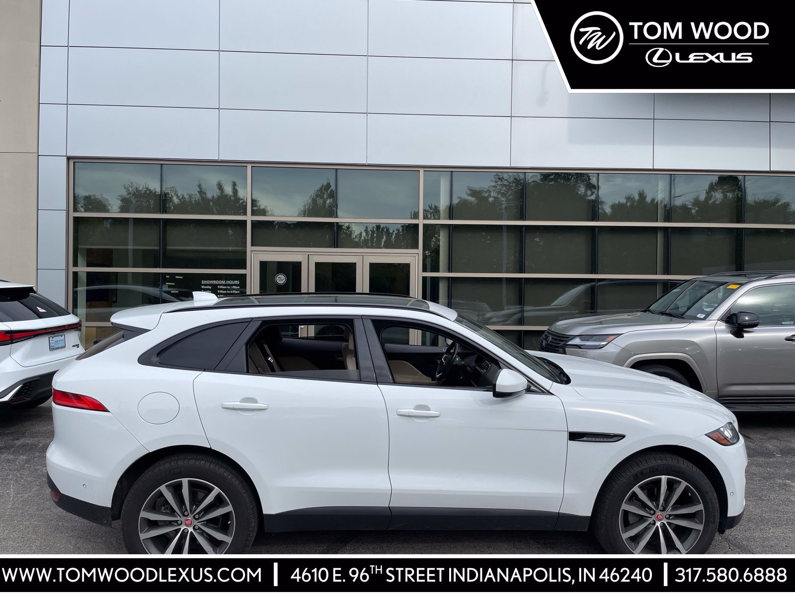 Used 2019 Jaguar F-PACE Prestige AWD/4WD image 1