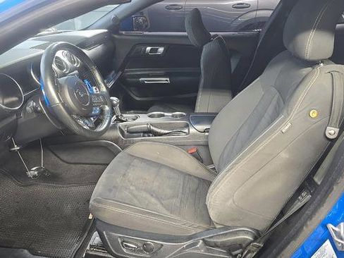 Used 2020 Ford Mustang Coupe RWD image 4