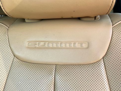 Used 2024 Jeep Grand Cherokee Summit w/ High Altitude Package AWD/4WD image 15