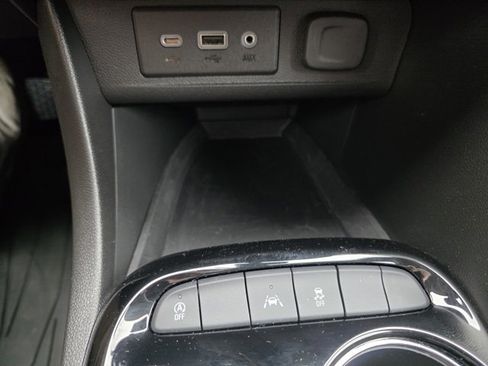 Used 2021 Buick Encore GX Select image 35