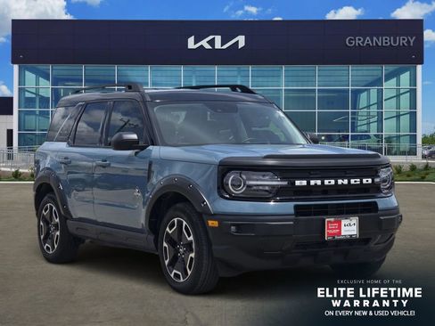 Used 2023 Ford Bronco Sport Outer Banks w/ Tech Package AWD/4WD image 3