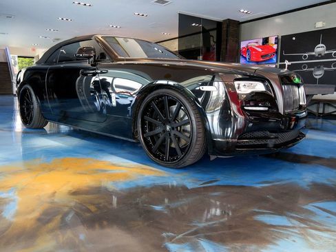 Used 2016 Rolls-Royce Dawn image 12