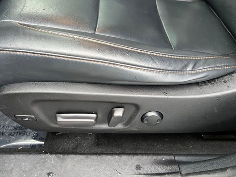 Used 2019 Toyota Highlander XLE AWD/4WD image 19