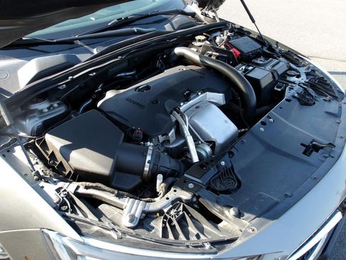 Used 2018 Buick Regal Preferred w/ Driver Confidence Package #1 image 23