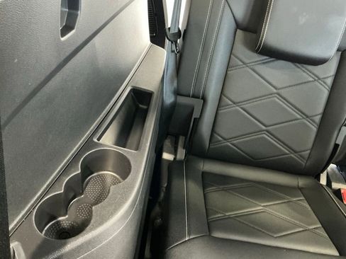 Used 2025 Volkswagen Atlas SE FWD image 22