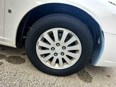 Used 2008 Buick Lucerne CX image 34