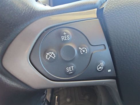 Used 2022 Chevrolet Colorado Z71 AWD/4WD image 31