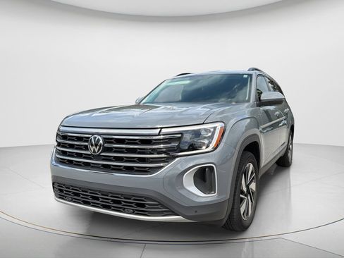 Used 2025 Volkswagen Atlas SE FWD image 9