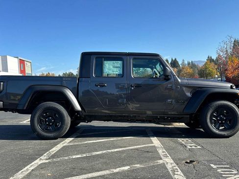 New 2026 Jeep Gladiator Sport AWD/4WD image 3