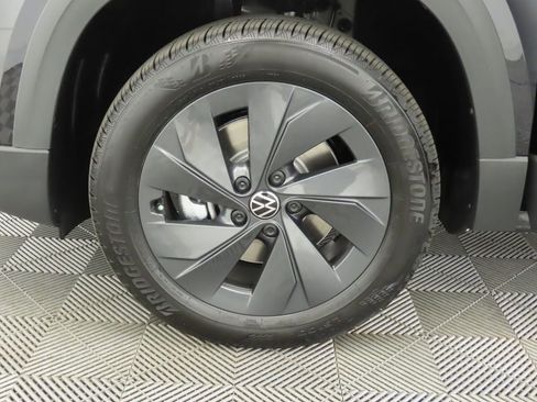 Used 2025 Volkswagen Taos S image 30