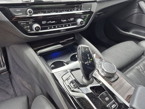 Used 2023 BMW 540i xDrive w/ M Sport Package AWD/4WD image 12