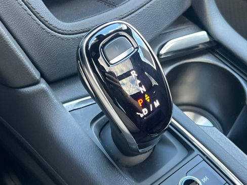 Certified 2025 Cadillac XT6 Premium Luxury image 32