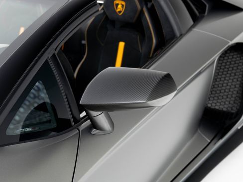 Used 2020 Lamborghini Aventador SVJ image 44