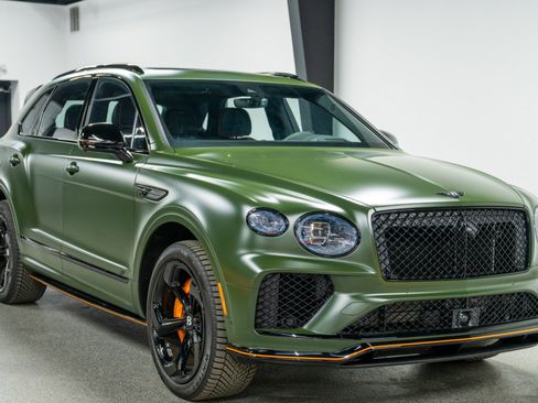 Used 2025 Bentley Bentayga image 3