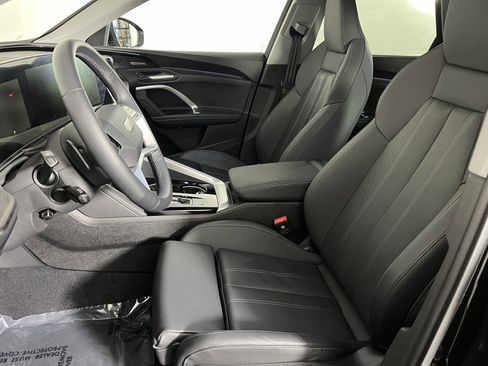 Used 2025 Audi Q5 Prestige image 12